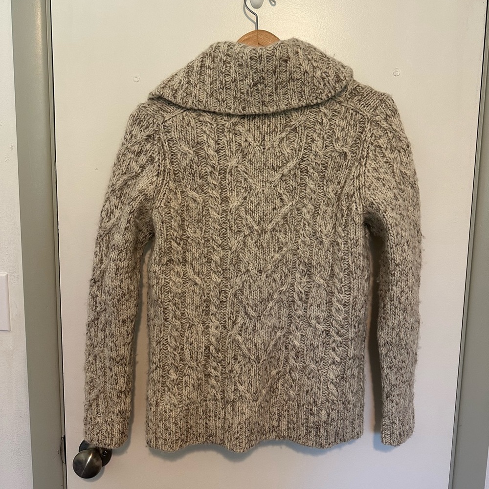 Comfortable Sweaters For Fall - image 2